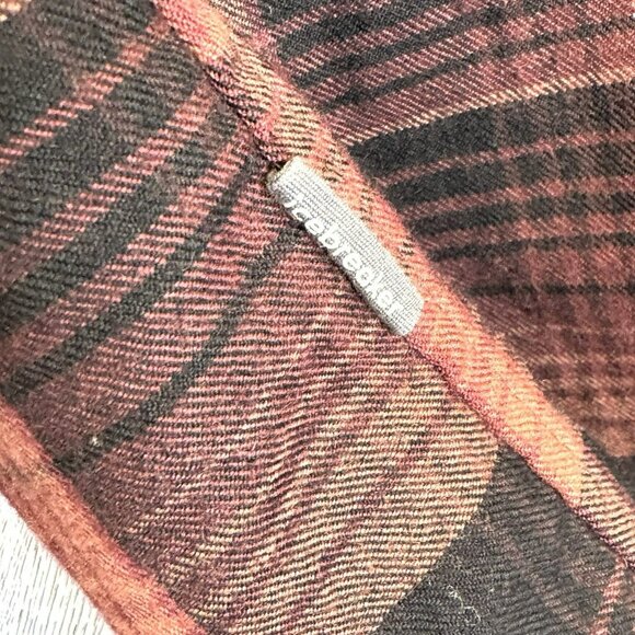 Icebreaker Shirt Mens Size XL Plaid 100% Wool Long Sleeve Button Front Outdoor - Picture 3 of 5